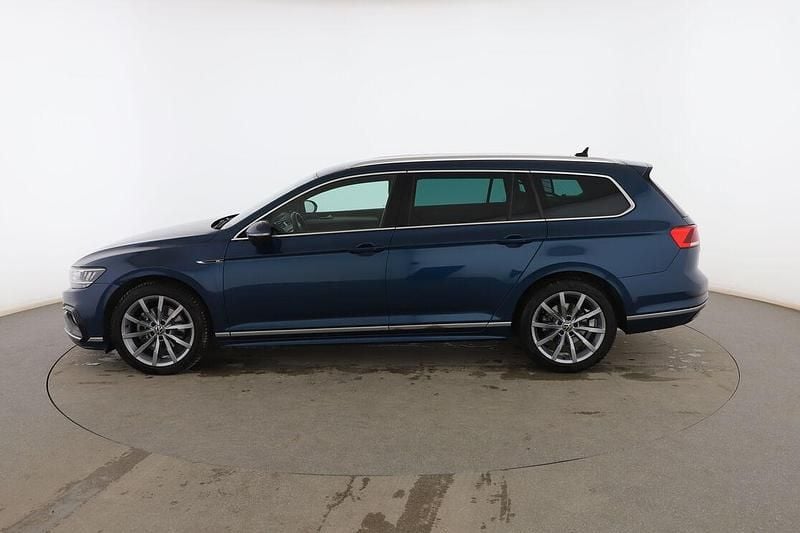 Usado VW Passat R-line 190 CV (139 kW) 2021 Azul Familiar
