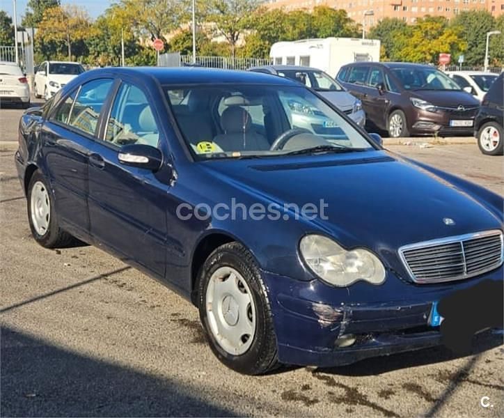 Azul Usado 2001 Mercedes C200 Avantgarde Berlina | 3500 € (Precio justo) - Imagen 1/4