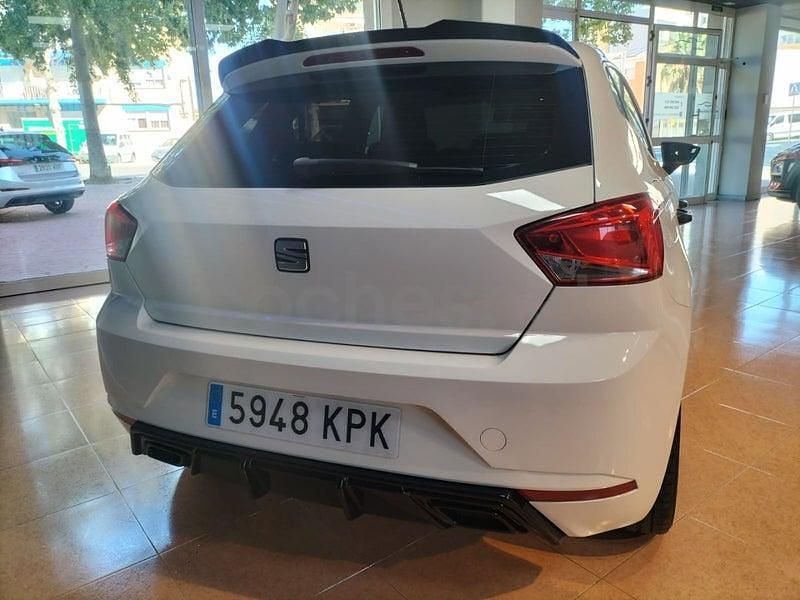 Usado Seat Ibiza Reference 95 CV (69 kW) 2018 Blanco Utilitario