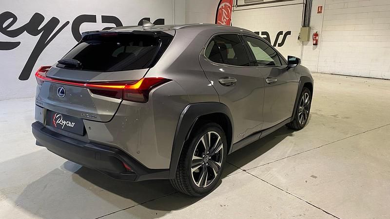 Usado Lexus UX 250h Executive Line 184 CV (135 kW) 2020 Gris SUV
