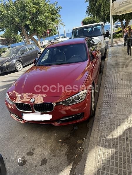 Rojo Usado 2015 BMW 318 Comfort Edition Berlina | 15.500 € (Un poco caro) - Imagen 1/4
