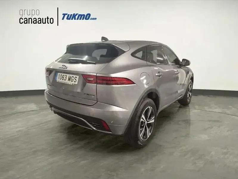 Usado Jaguar E-Pace R-Dynamic 309 CV (227 kW) 2023 Gris / plata SUV