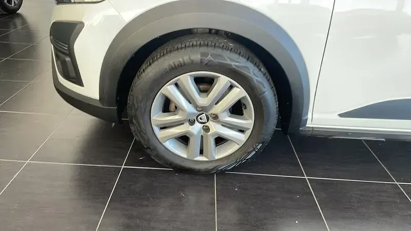 Usado Dacia Sandero Essentiel 100 CV (73 kW) 2021 Marrón Berlina