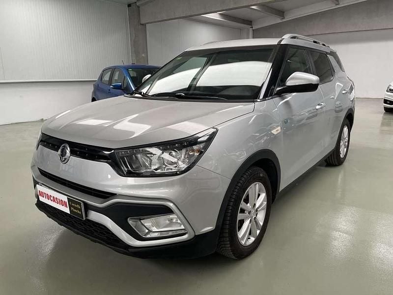 Usado Ssangyong (KGM) XLV Limited 116 CV (85 kW) 2017 Plateado SUV