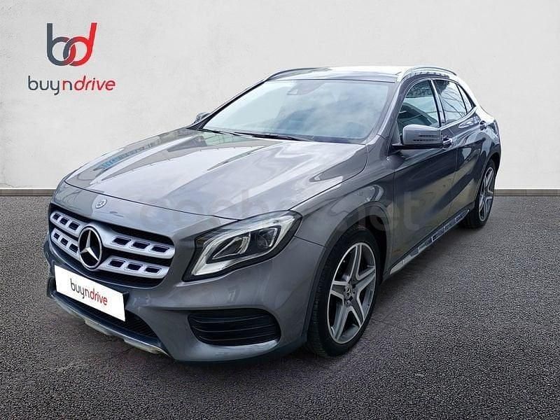 Usado Mercedes GLA200 150 CV (110 kW) 2020 Gris / plata SUV