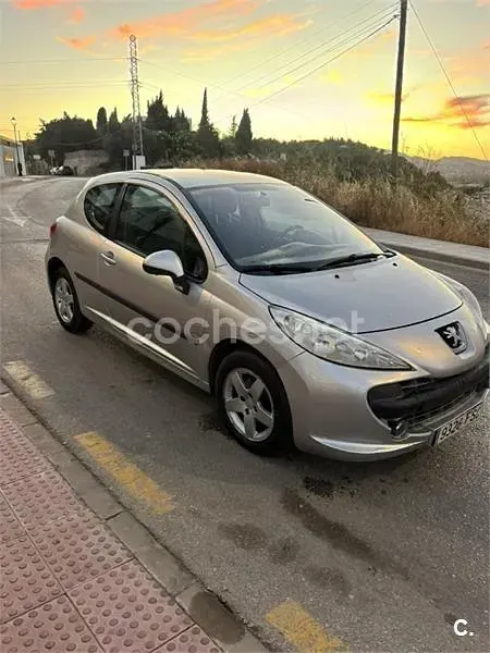 Usado Peugeot 207 95 CV (69 kW) 2007 Gris / plata Berlina