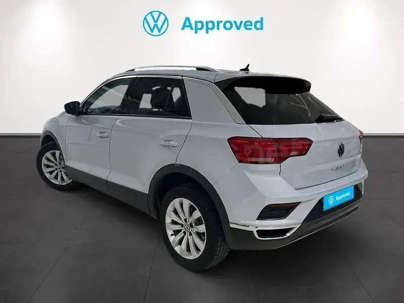 Usado VW T-Roc Advance 110 CV (80 kW) 2021 Plateado SUV