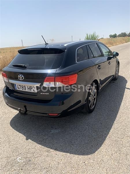 Azul Usado 2013 Toyota Avensis Comfort Familiar | 6500 € (Buen precio) - Imagen 1/4