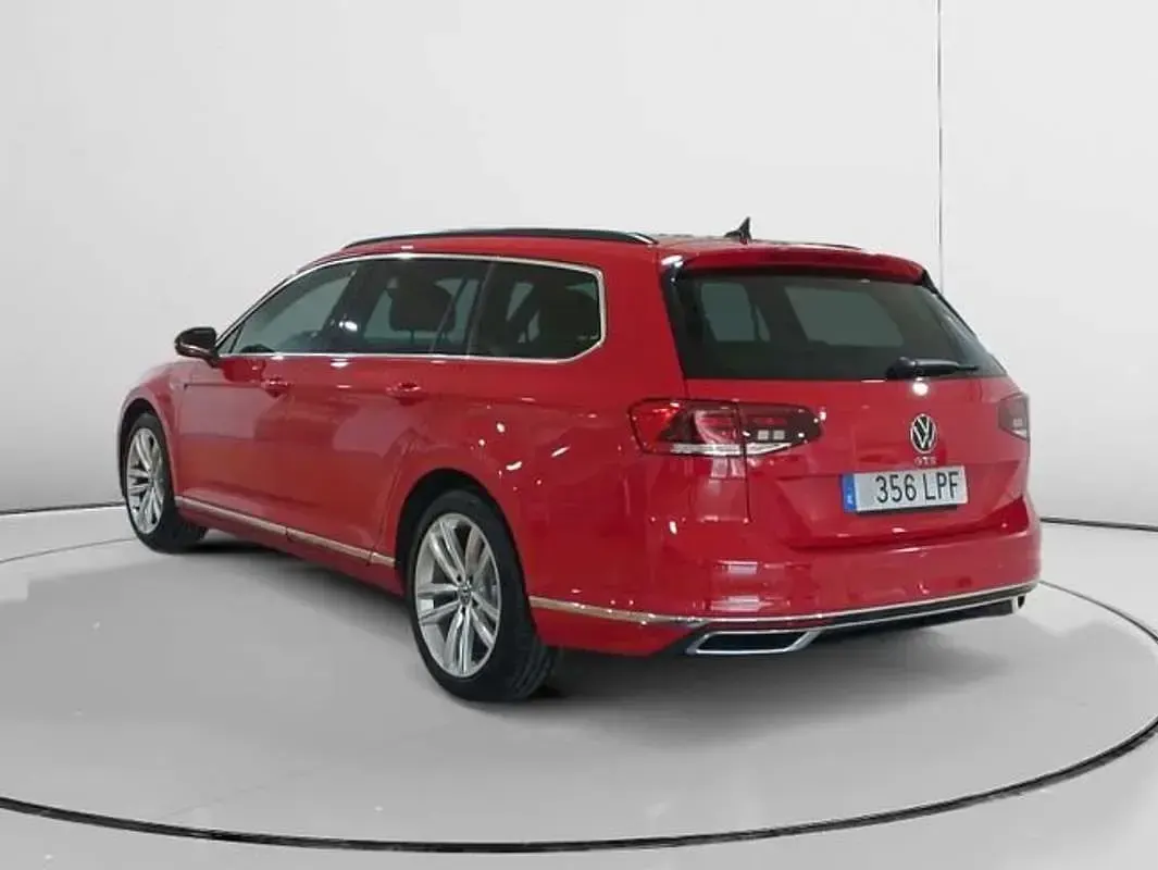 Usado VW Passat GTE 218 CV (160 kW) 2021 Rojo Familiar