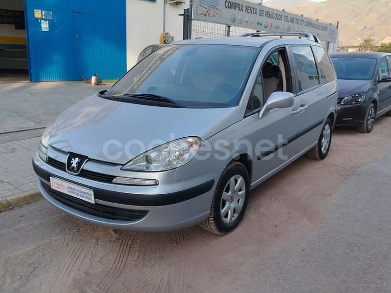 Gris / plata Usado 2007 Peugeot 807 Monovolumen | 5500 € (Precio justo) - Imagen 1/4