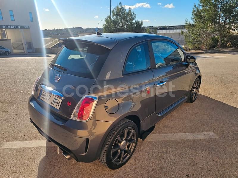 Usado Abarth 500 135 CV (99 kW) 2015 Gris / plata Utilitario