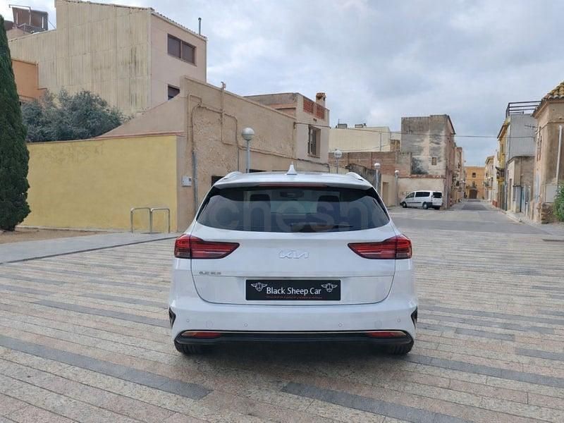 Usado Kia Ceed 136 CV (100 kW) 2022 Blanco Utilitario