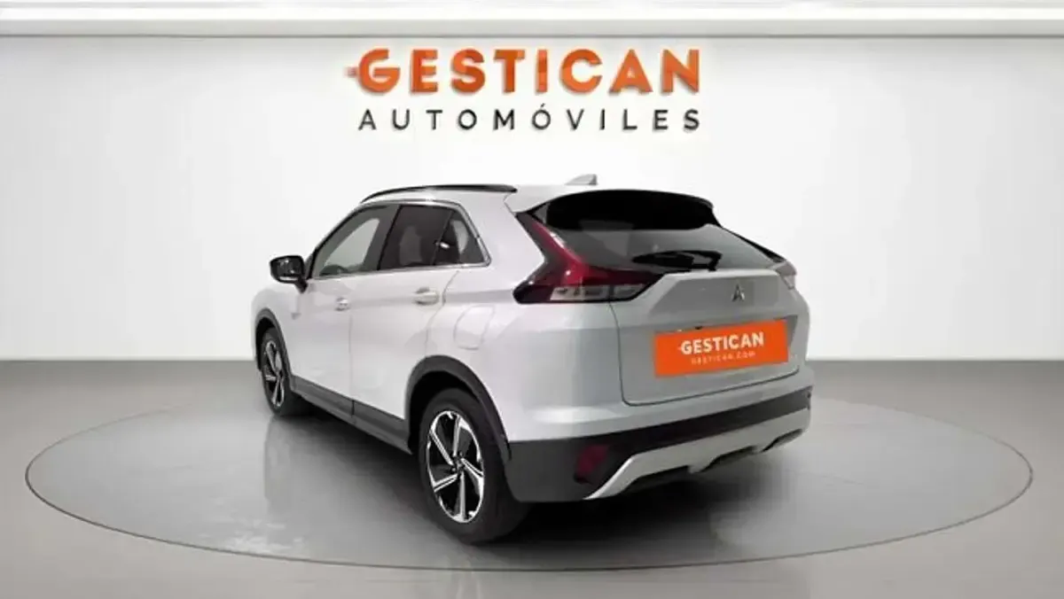 Usado Mitsubishi Eclipse Cross 188 CV (138 kW) 2022 Blanco SUV