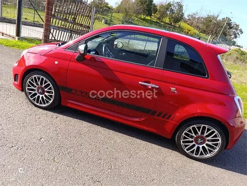 Usado Abarth 500 135 CV (99 kW) 2015 Rojo Utilitario