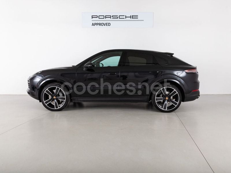 Usado Porsche Cayenne Turbo 550 CV (404 kW) 2022 Negro jet metalizado SUV