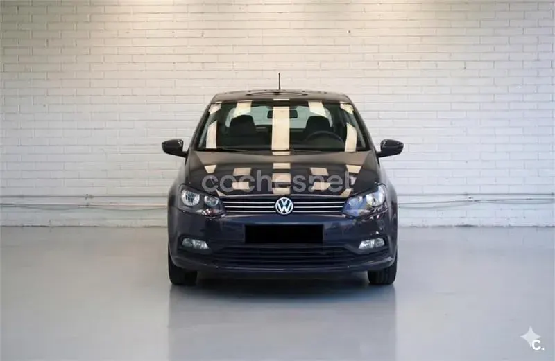 Używany VW Polo Edition 60 KM (44 kW) 2015 Szary Sedan/Limuzyna