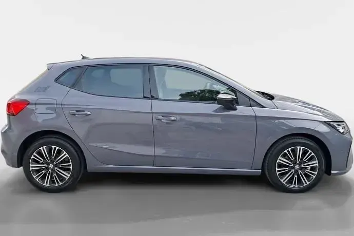 Usado Seat Ibiza FR 116 CV (85 kW) 2026 Gris / plata Utilitario