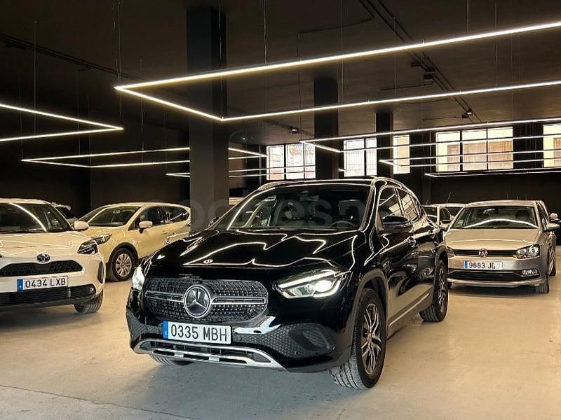 Usado Mercedes GLA200 163 CV (119 kW) 2022 Negro SUV
