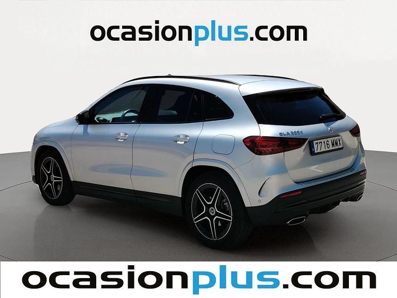 Usado Mercedes GLA200 AMG 150 CV (110 kW) 2024 Gris plata SUV