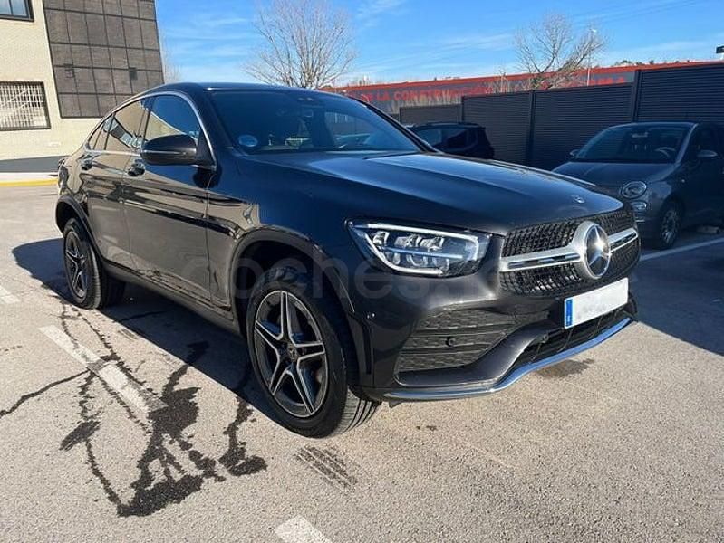 Usado Mercedes GLC300 245 CV (180 kW) 2022 Gris / plata Coupe