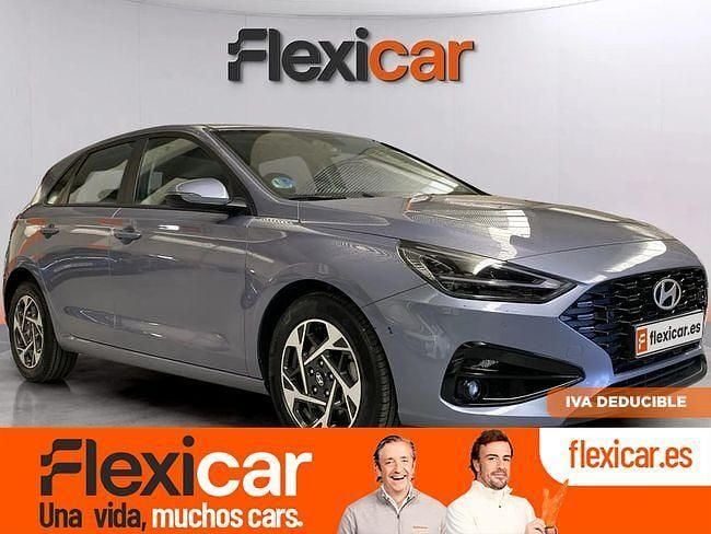 Gris / plata Usado 2024 Hyundai i30 Berlina | 20.290 € (Precio justo) - Imagen 1/4