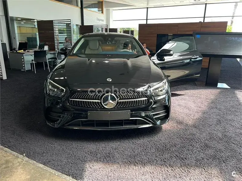 Usado Mercedes E350 299 CV (219 kW) 2022 Negro Coupe