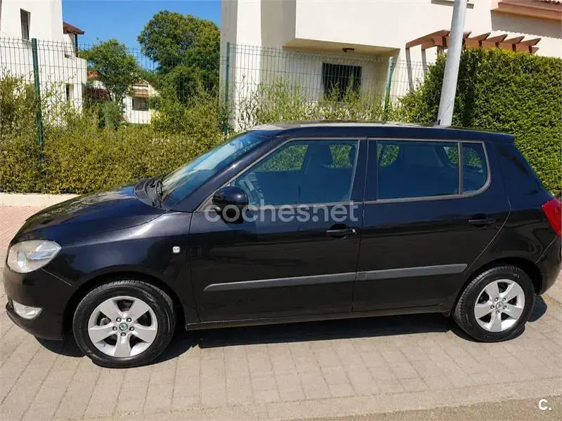 Usado Skoda Fabia Style 90 CV (66 kW) 2011 Negro Berlina
