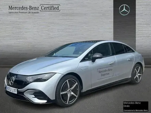 Usado Mercedes EQE350 214 kW (292 CV) 2022 Plata hightech Berlina