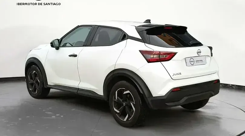Usado Nissan Juke Acenta 114 HP (83 kW) 2024 Branco SUV