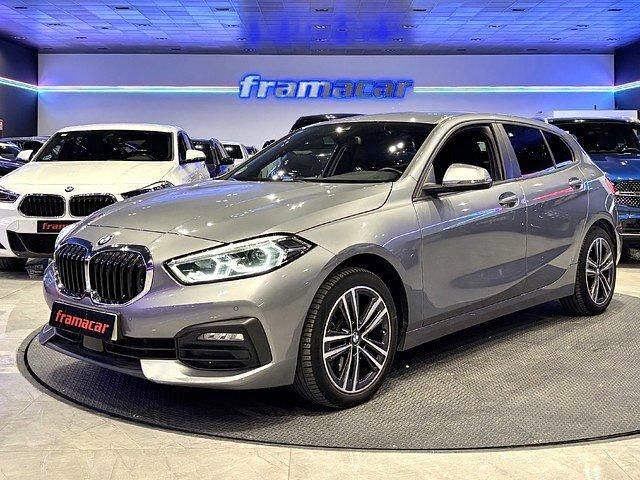 Usado BMW 118 Sport Line 150 CV (110 kW) 2022 Gris Utilitario