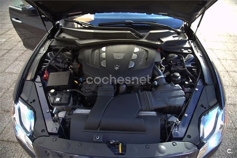 Usado Maserati Quattroporte 275 CV (202 kW) 2016 Azul Berlina