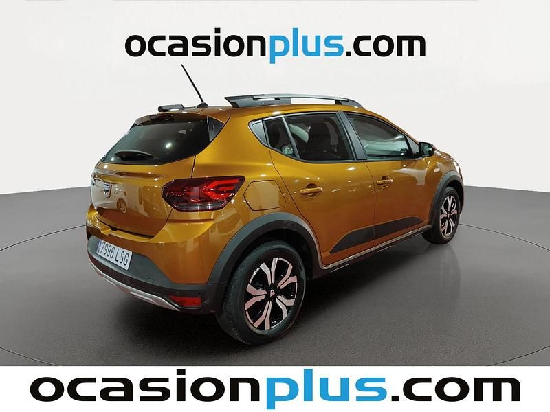 Usado Dacia Sandero Comfort 101 CV (74 kW) 2021 Naranja