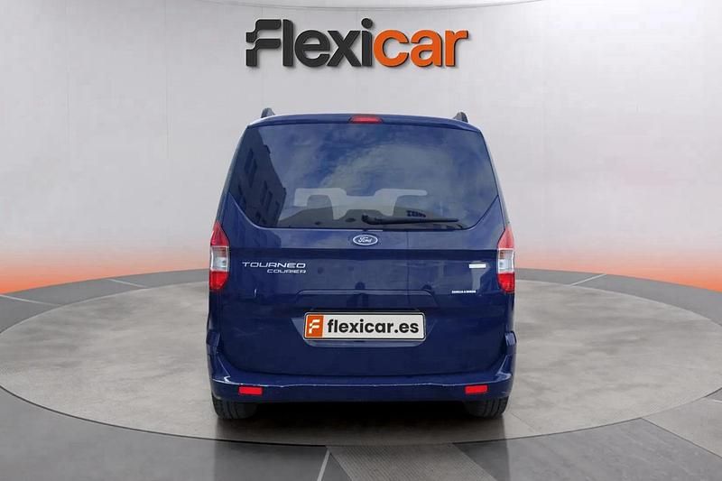 Usado Ford Tourneo Courier Ambiente 102 CV (75 kW) 2017 Azul Monovolumen