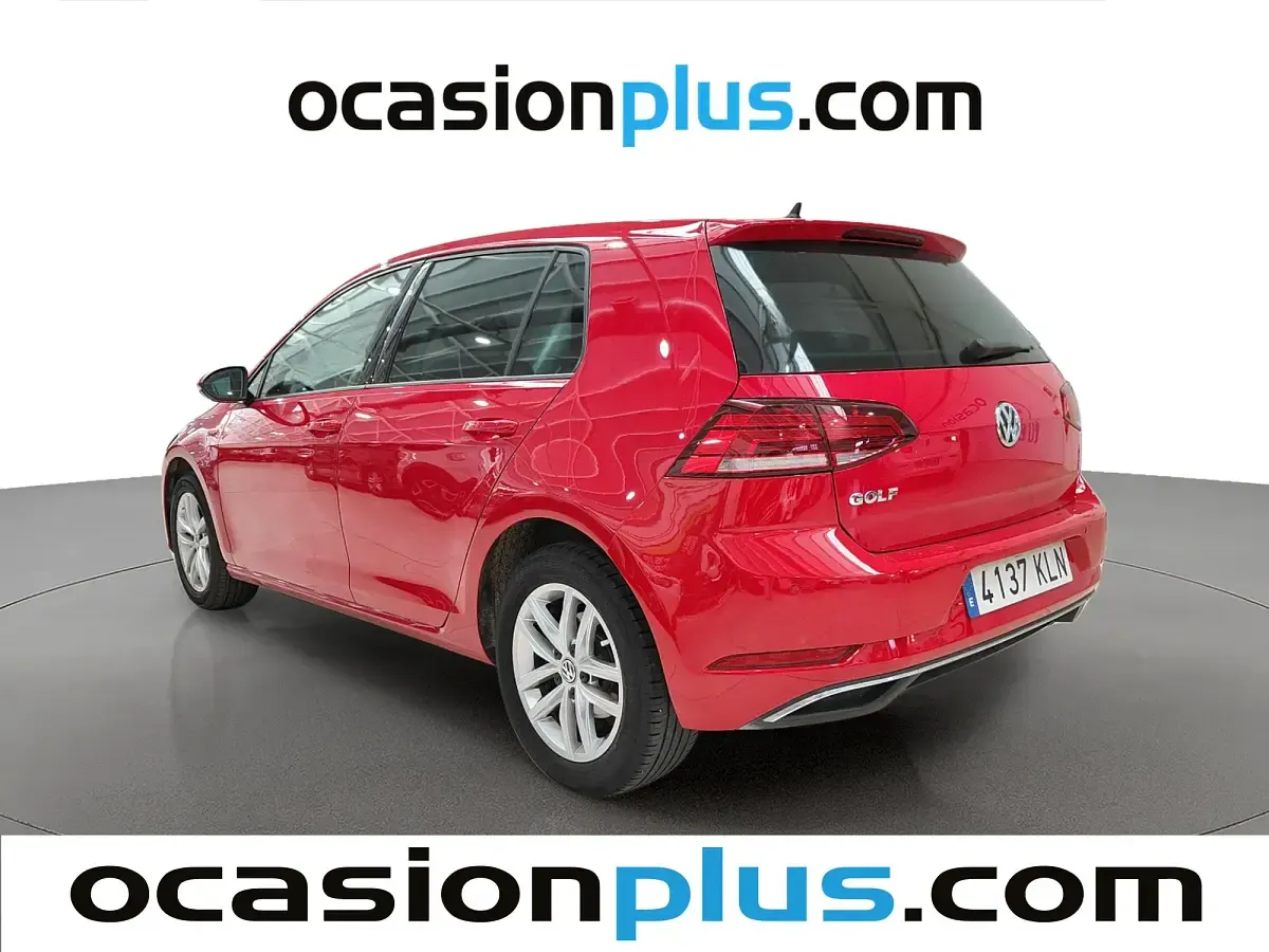 Usado VW Golf VII Advance 125 CV (91 kW) 2018 Rojo Utilitario
