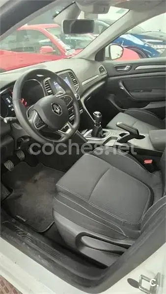 Usado Renault Mégane II Intens 115 CV (84 kW) 2022 Blanco Berlina
