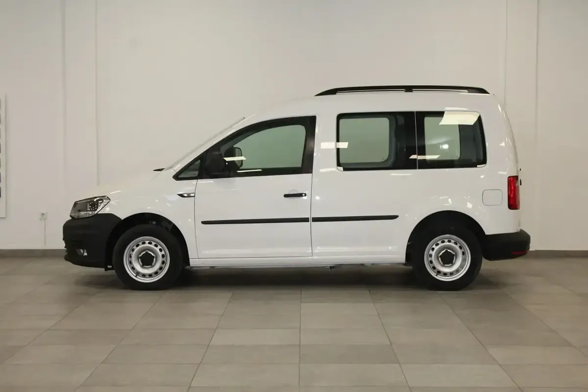 Usado VW Caddy Trendline 102 CV (75 kW) 2017 Blanco Monovolumen