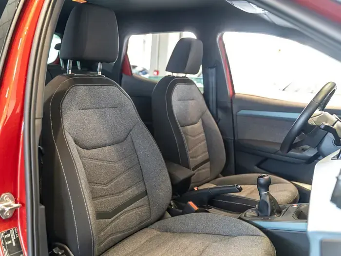 Usado Seat Arona Xperience 115 CV (84 kW) 2025 Rojo SUV