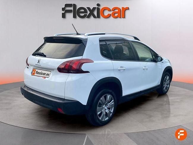 Usado Peugeot 2008 Active 100 CV (73 kW) 2019 Blanco SUV