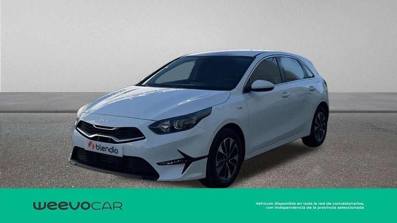 Usado Kia Ceed 101 CV (74 kW) 2025 Blanco Utilitario