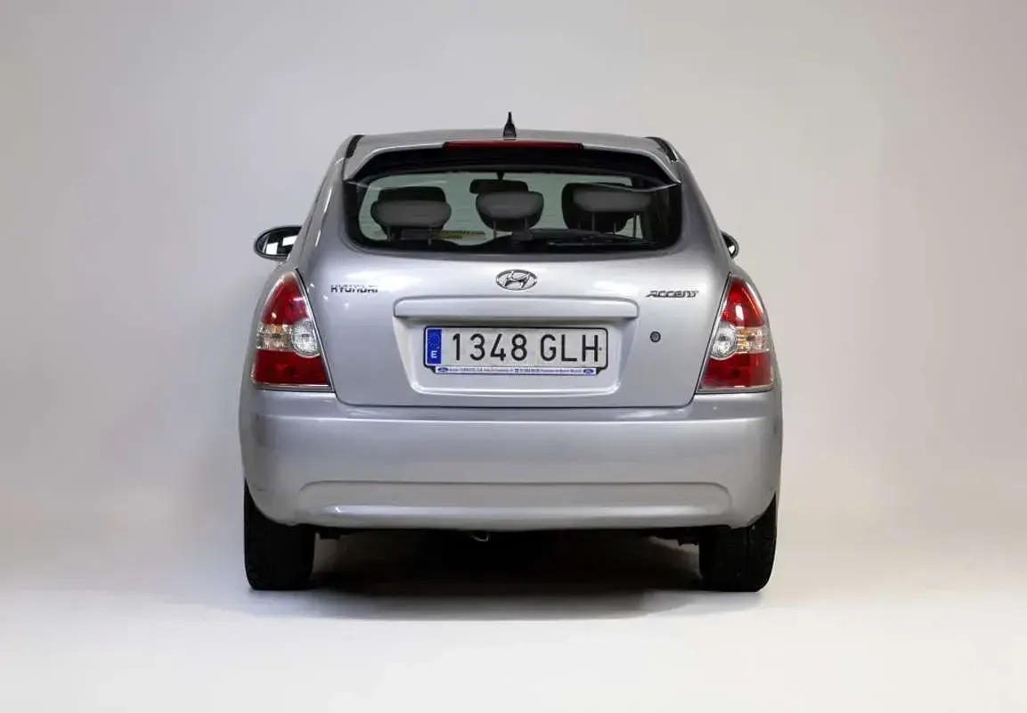 Usado Hyundai Accent 110 CV (80 kW) 2009 Azul Utilitario