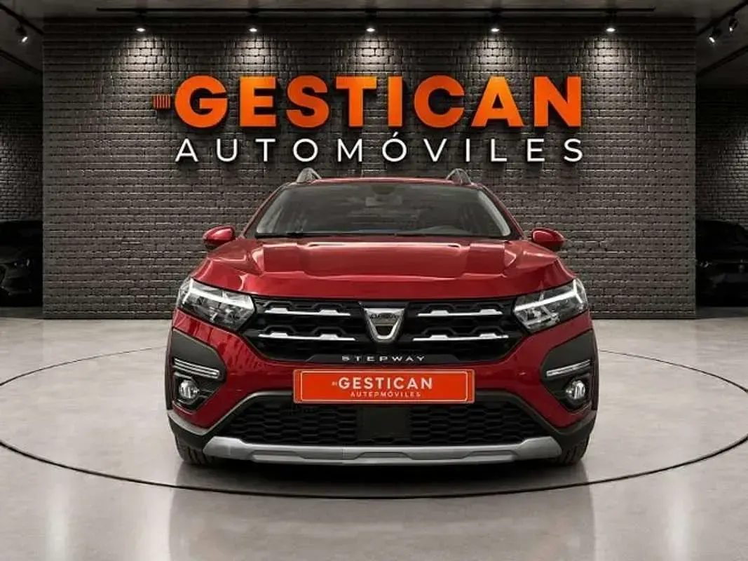 Usado Dacia Sandero Comfort 91 CV (66 kW) 2023 Rojo Berlina