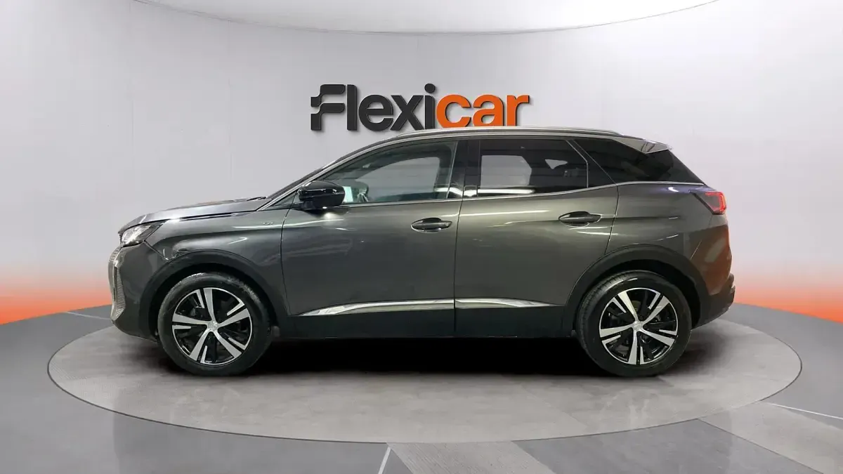 Usado Peugeot 3008 GT 131 CV (96 kW) 2023 Gris SUV