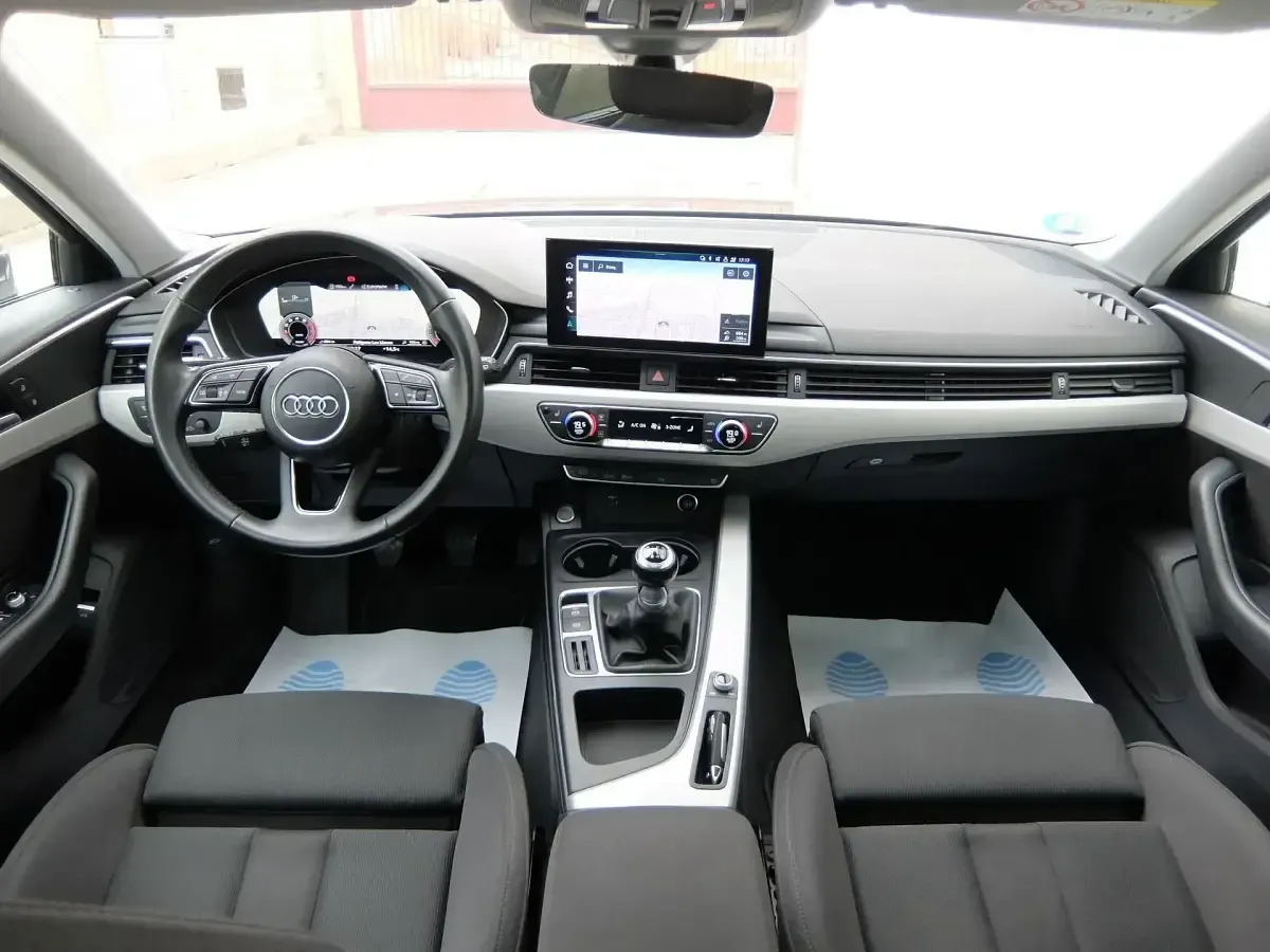 Usado Audi A4 S-Line 150 CV (110 kW) 2022 Gris / plata Familiar