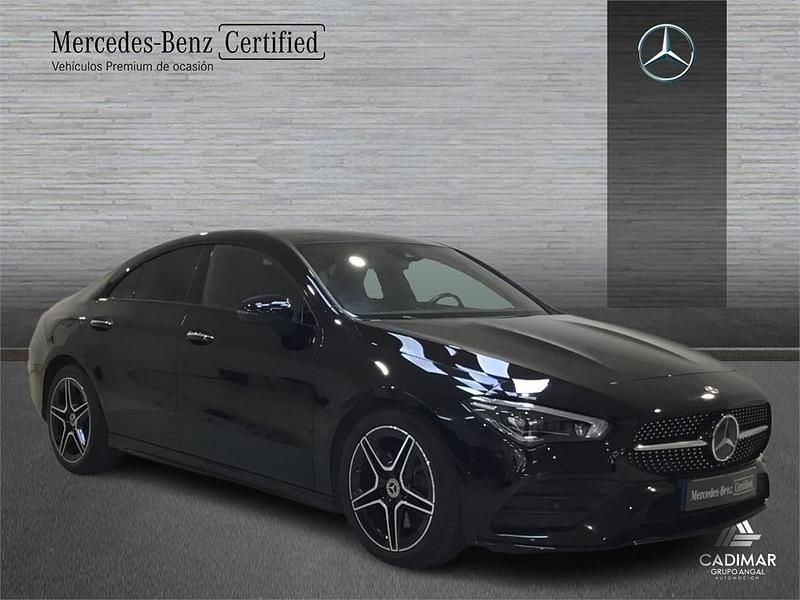 Usado Mercedes CLA200 AMG line 150 CV (110 kW) 2022 Negro noche Berlina