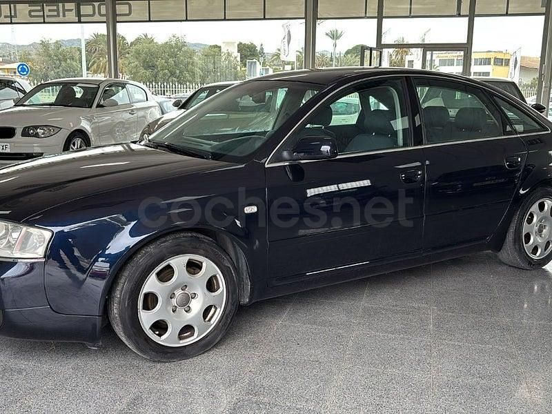 Usado Audi A6 150 CV (110 kW) 2003 Azul Berlina
