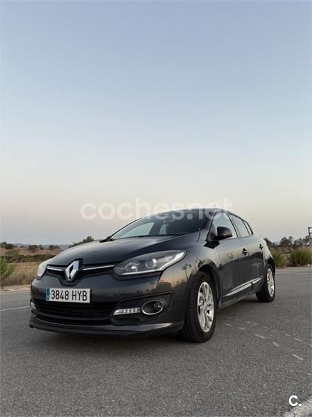 Negro Usado 2014 Renault Mégane III LIMITED Berlina | 7000 € (Precio justo) - Imagen 1/4