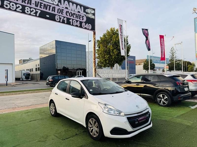 Usado Peugeot 208 Style 75 CV (55 kW) 2017 Blanco Utilitario