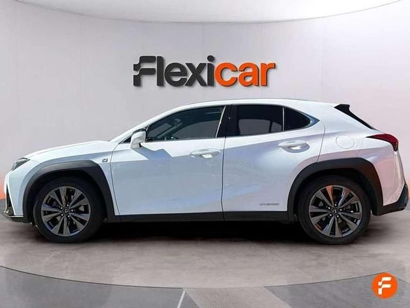 Usado Lexus UX 250h Sport Line 184 CV (135 kW) 2019 Blanco SUV
