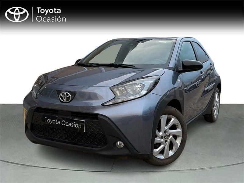 Usado Toyota Aygo X Play 72 CV (52 kW) 2025 Gris / plata SUV