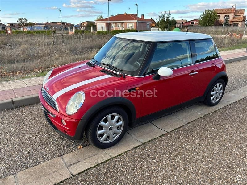 Usado Mini ONE 90 CV (66 kW) 2002 Rojo Utilitario